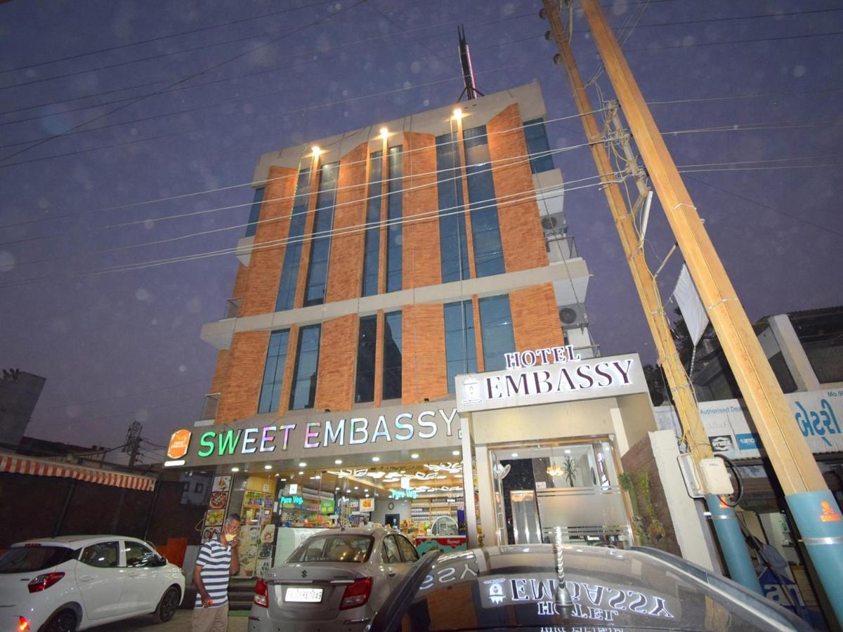 Hotel Embassy Kalol Exterior foto