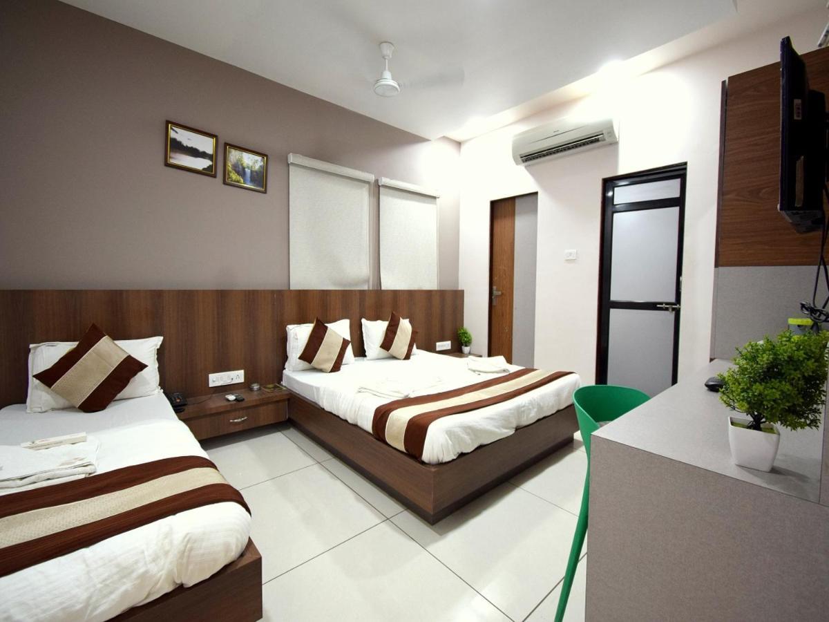 Hotel Embassy Kalol Exterior foto