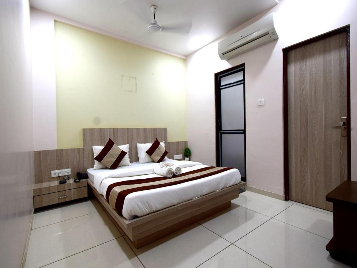 Hotel Embassy Kalol Exterior foto