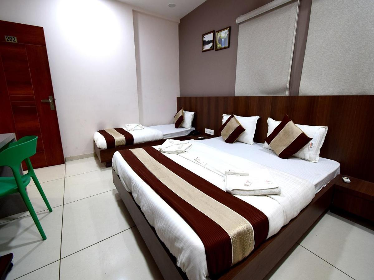 Hotel Embassy Kalol Exterior foto